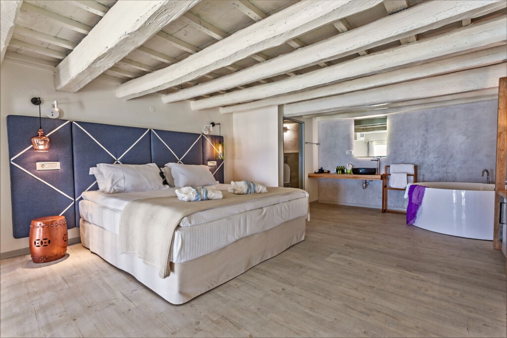 thalassa 2
