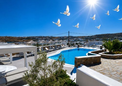 Casa &Beta;ianca: &Tau;&omicron; ultra-chic &kappa;&alpha;&tau;&alpha;&phi;ύ&gamma;&iota;&omicron; &sigma;&tau;&omicron;&nu; &Omicron;&rho;&nu;ό &tau;&eta;&sigmaf; &Mu;&upsilon;&kappa;ό&nu;&omicron;&upsilon; &pi;&omicron;&upsilon; &epsilon;&pi;&alpha;&nu;&alpha;&pi;&rho;&omicron;&sigma;&delta;&iota;&omicron;&rho;ί&zeta;&epsilon;&iota; &tau;&eta;&nu; &alpha;&upsilon;&theta;&epsilon;&nu;&tau;&iota;&kappa;ή &kappa;&upsilon;&kappa;&lambda;&alpha;&delta;ί&tau;&iota;&kappa;&eta; &phi;&iota;&lambda;&omicron;&xi;&epsilon;&nu;ί&alpha;