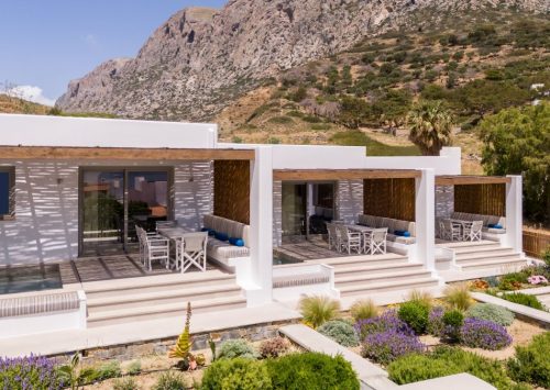 Pefki Luxury Suites: &Eta; ή&sigma;&upsilon;&chi;&eta; &delta;ύ&nu;&alpha;&mu;&eta; &tau;&eta;&sigmaf; &pi;&omicron;&lambda;&upsilon;&tau;έ&lambda;&epsilon;&iota;&alpha;&sigmaf; &sigma;&tau;&eta;&nu; &alpha;&upsilon;&theta;&epsilon;&nu;&tau;&iota;&kappa;ή &Tau;έ&lambda;&epsilon;&nu;&delta;&omicron;