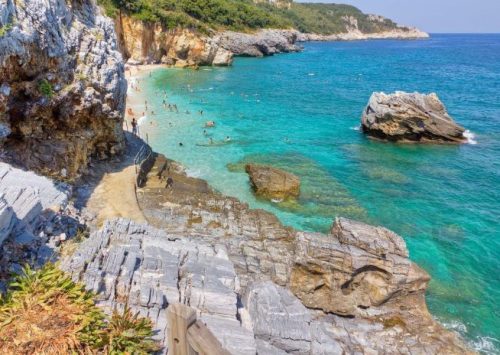 &Pi;ή&lambda;&iota;&omicron;: &Tau;&omicron; &beta;&omicron;&upsilon;&nu;ό &mu;&epsilon; &tau;&iota;&sigmaf; &delta;ύ&omicron; &theta;ά&lambda;&alpha;&sigma;&sigma;&epsilon;&sigmaf;
